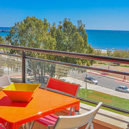 Litoral Costa Dorada - La Salle Only Families Apartment *
