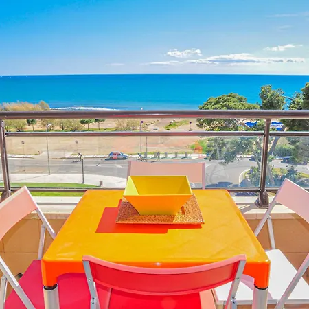 Litoral Costa Dorada - La Salle Only Families Apartment