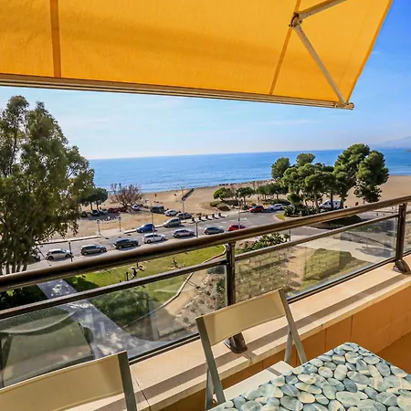 Litoral Costa Dorada - La Salle Only Families Apartment