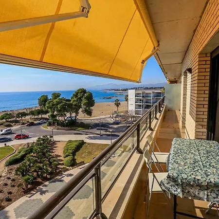 Litoral Costa Dorada - La Salle Only Families Апартаменты Камбрильс
