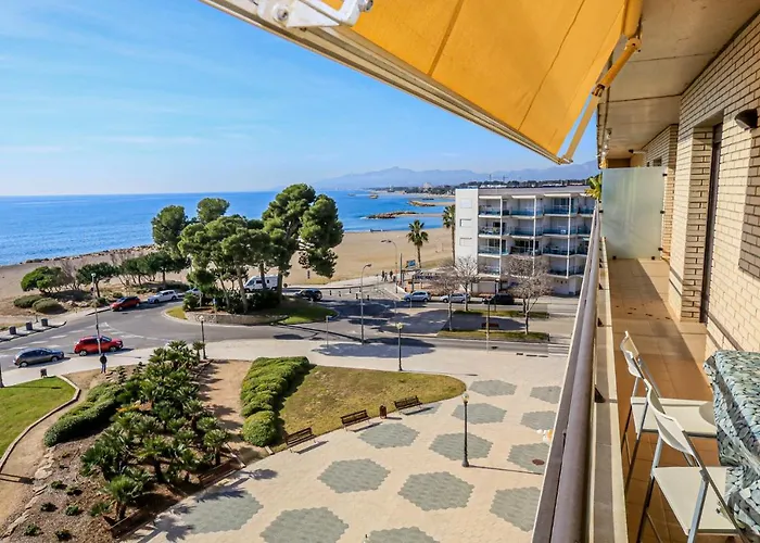 Litoral Costa Dorada - La Salle Only Families Apartment Cambrils