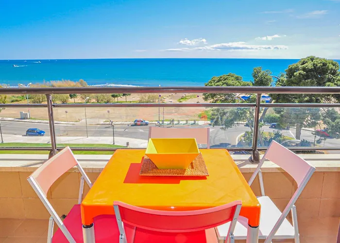 Litoral Costa Dorada - La Salle Only Families Apartment