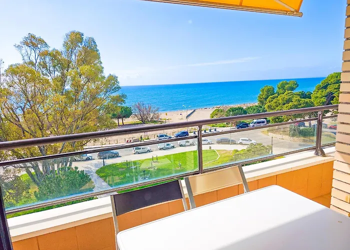 Litoral Costa Dorada - La Salle Only Families Apartment